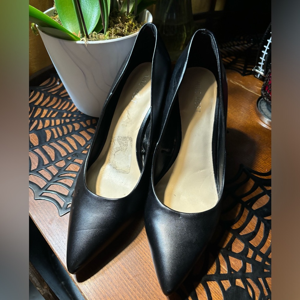 Nine West Matte Black Pointed Heels 9W